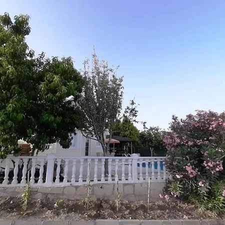 Kusadasi Sezonluk Oezel Havuzlu Bungalov Villa Only Seasonal Rental Villa Minimum 60 Days Kusadasi
